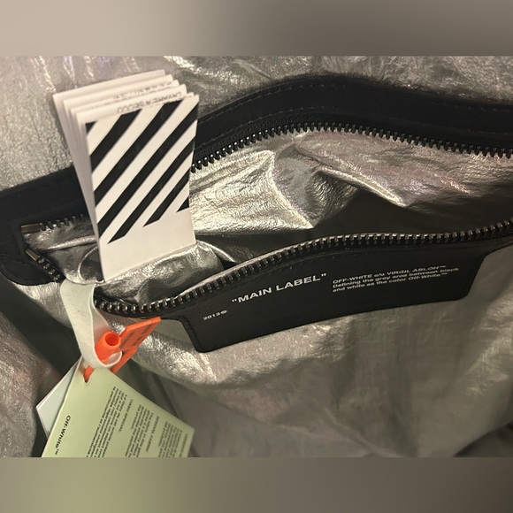 Off-white silver puffer bag - Picture 7 of 8